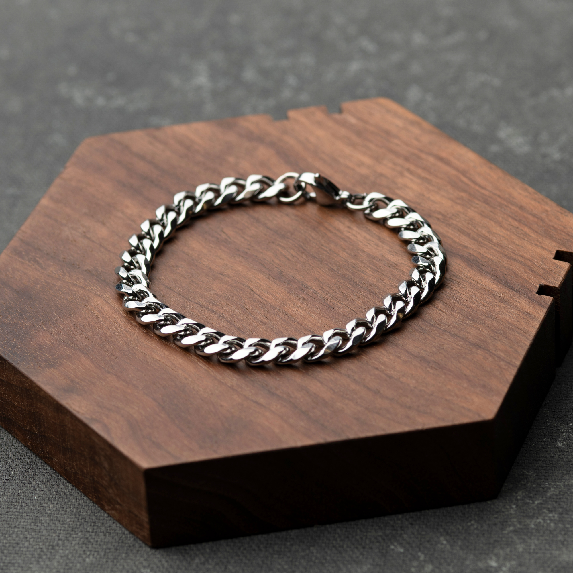 Valcien - 7mm Silver Chain Bracelet – Polished Stainless Steel Curb Chain for Men | Timeless Minimalist Design