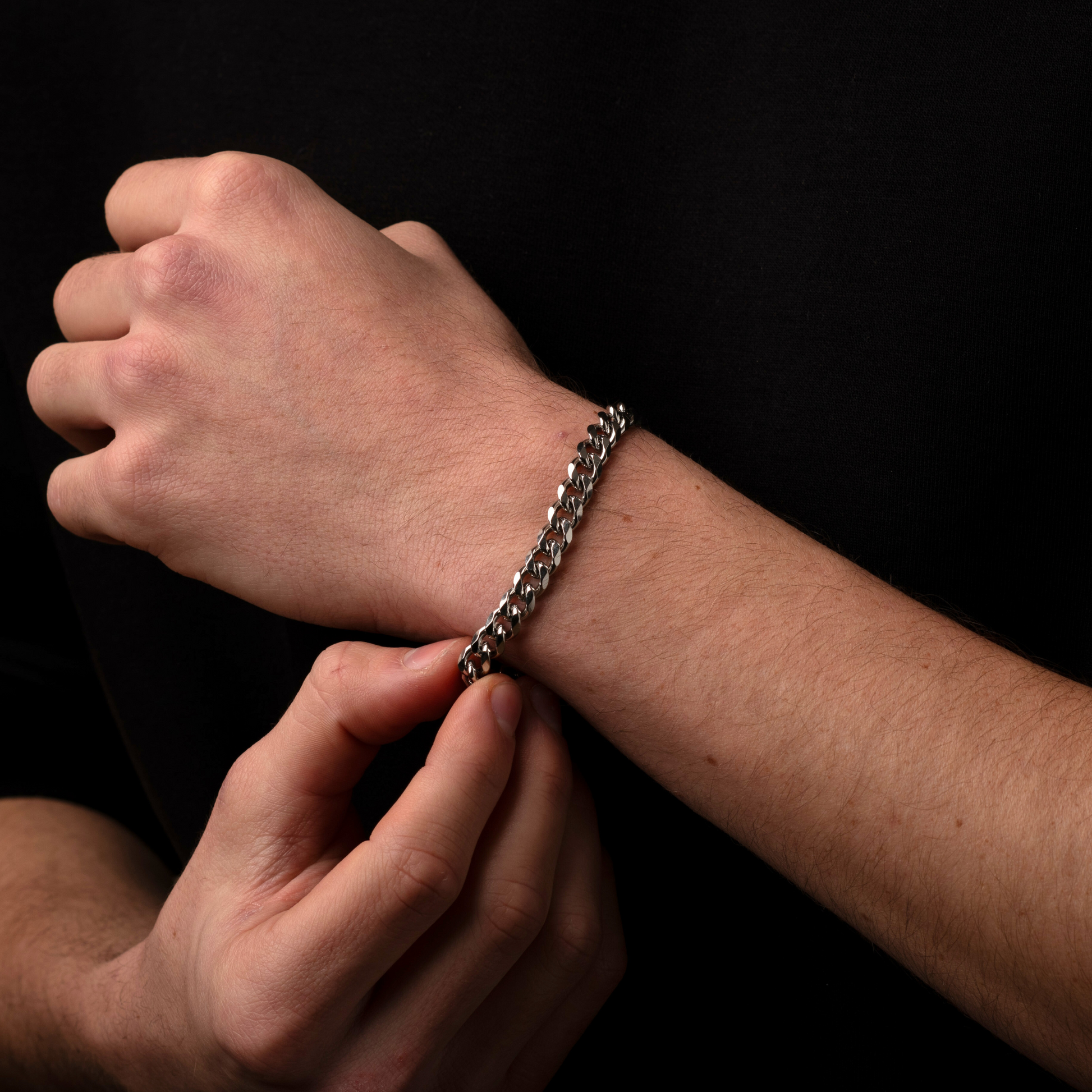 Valcien - 7mm Silver Chain Bracelet – Polished Stainless Steel Curb Chain for Men | Timeless Minimalist Design